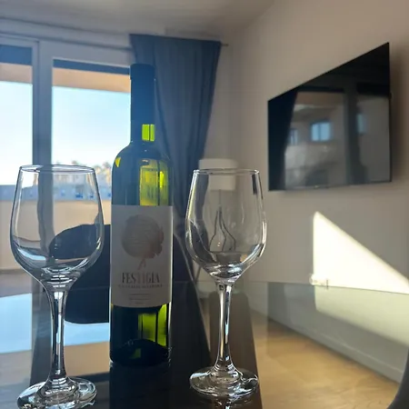 Lusso Di Luxe Suits Apartment Split
