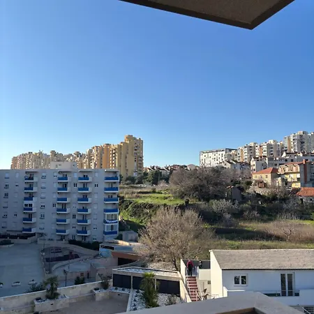 Lusso Di Luxe Suits Apartment