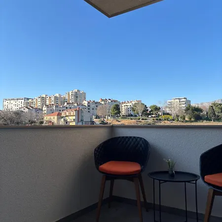 Apartament Lusso Di Luxe Suits *